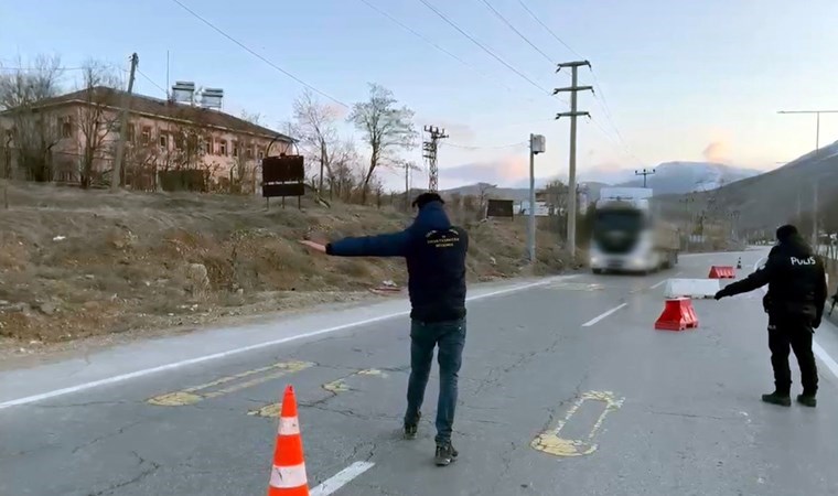 Bitlis te operasyon: TIR da 31 kaçak göçmen yakalandı